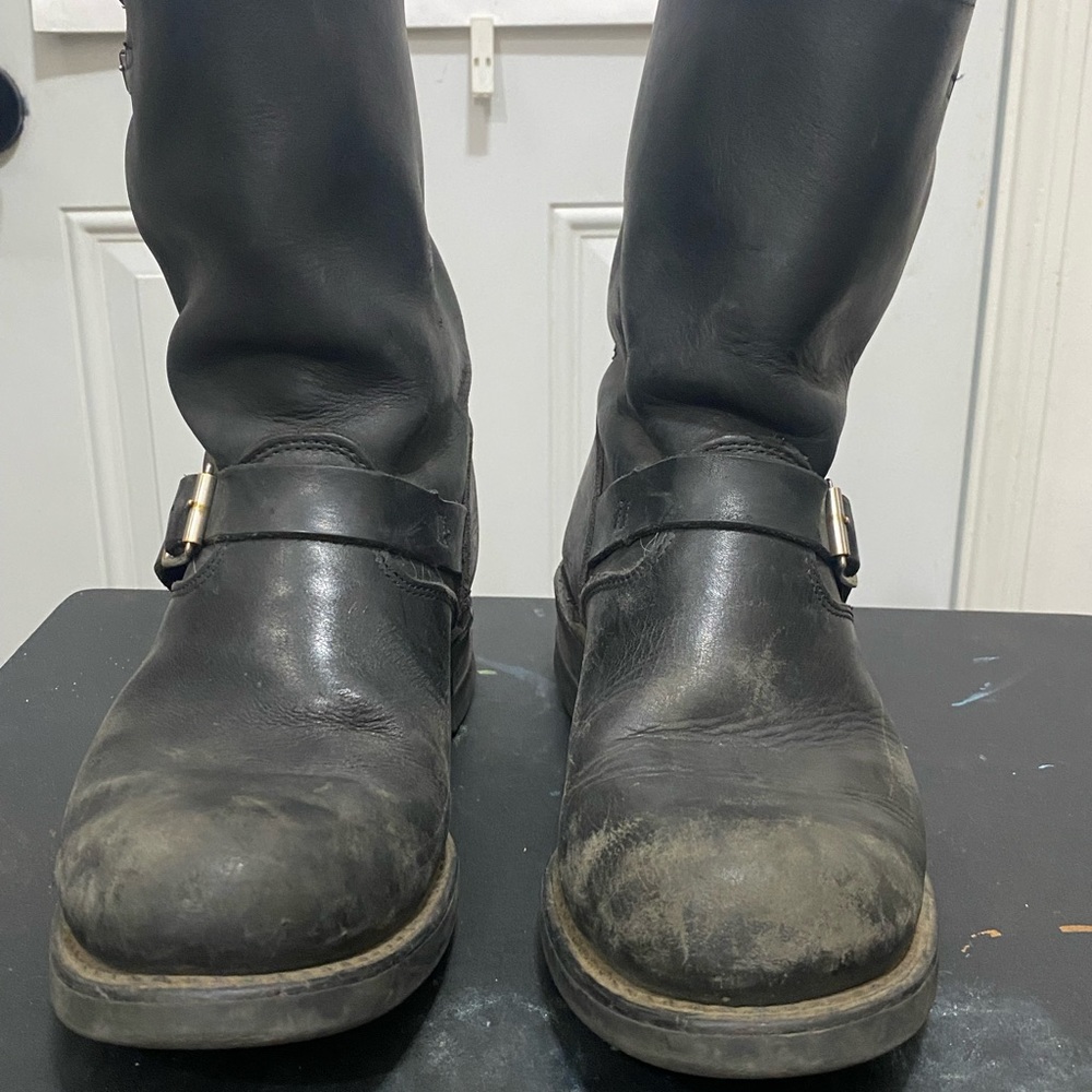 Used Frye R12 engineer boot